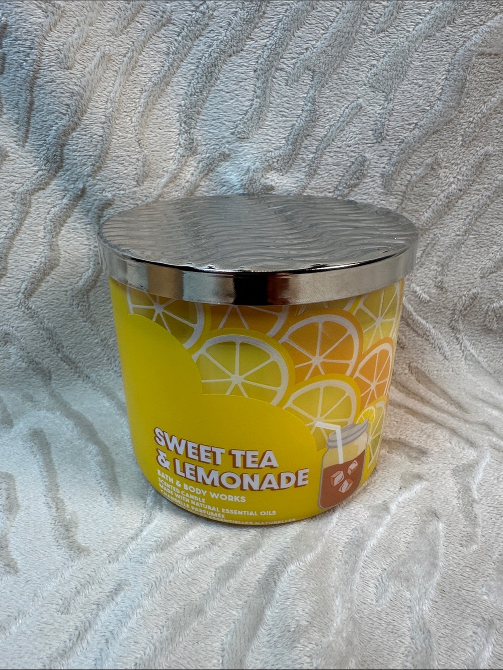 Bath & Body Works 3 Wick Candle Duo - Picture 2 of 3